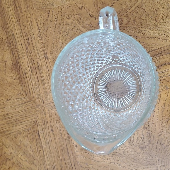 Indiana Glass Diamond Point Pitcher 🖤 - Picture 8 of 9